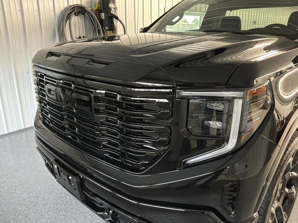 2025 GMC Sierra 5th Gen - Image 26 of 31