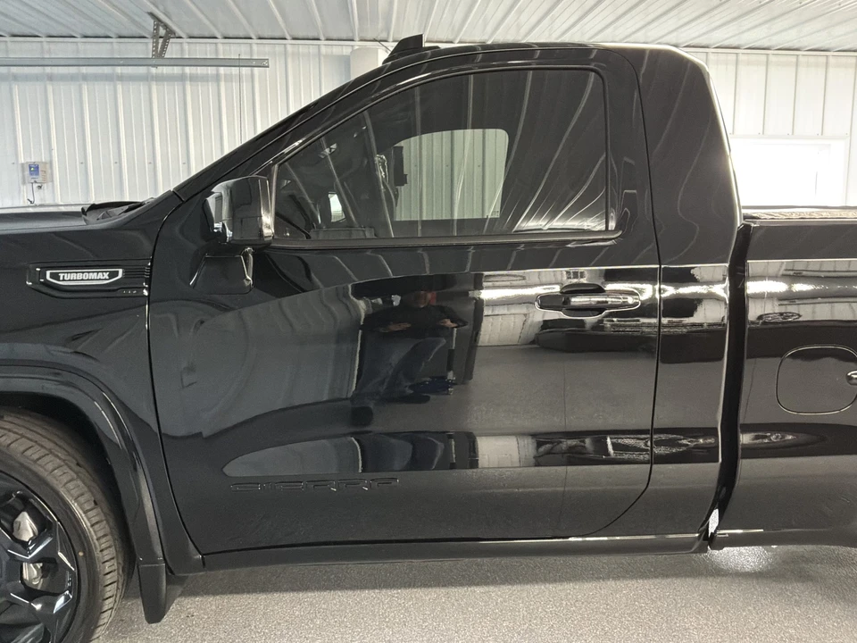 2025 GMC Sierra 5th Gen - Image 29 of 31