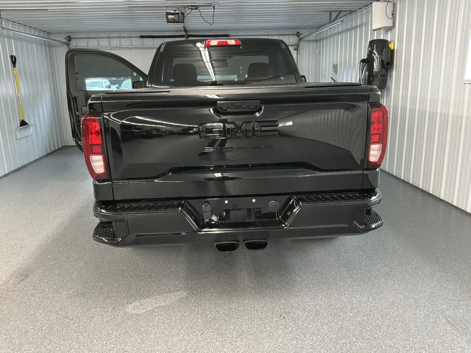 2025 GMC Sierra 5th Gen - Image 20 of 31