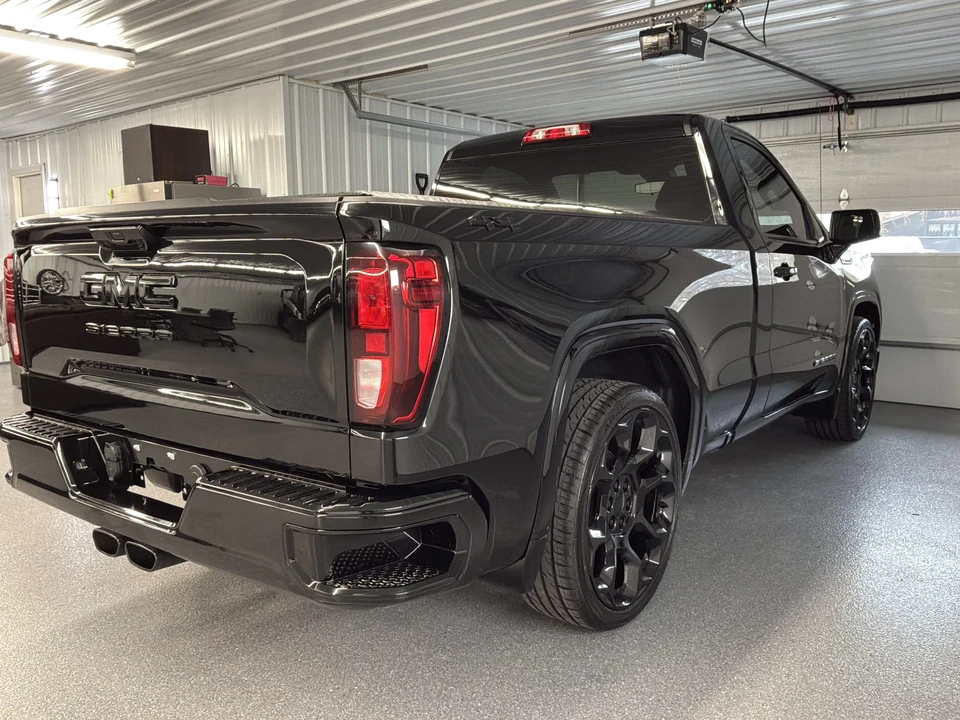 2025 GMC Sierra 5th Gen - Image 21 of 31