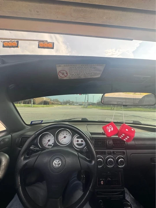 2000 Toyota MR2 Spyder/MR-S - Image 2 of 7
