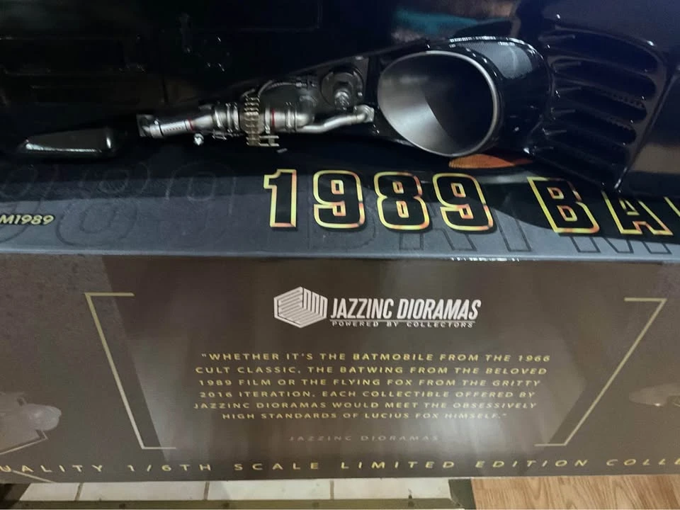 Parts & Memorabilia Scale Models - Image 5 of 10