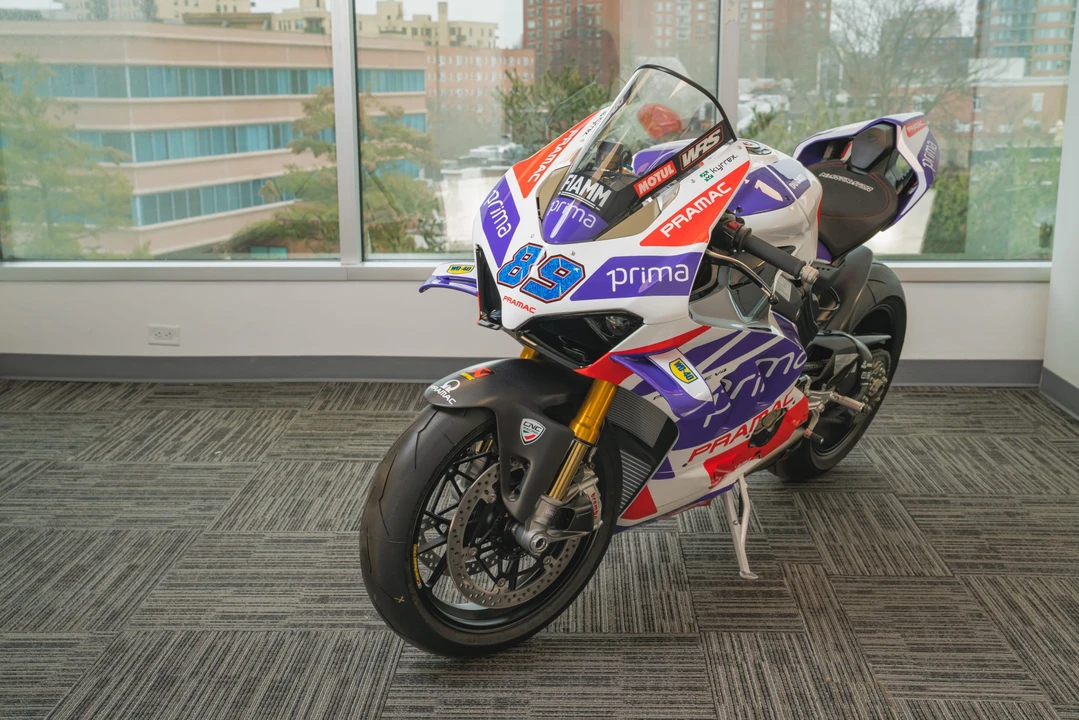 2024 Ducati V4 - Image 2 of 31