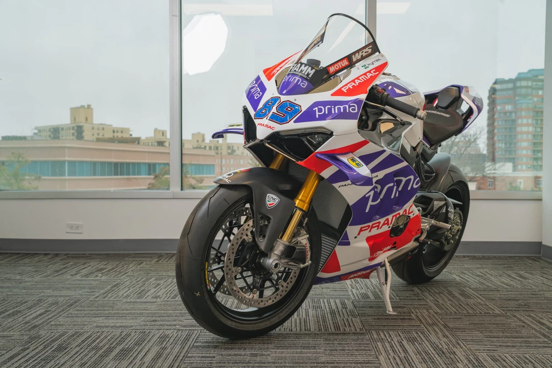 2024 Ducati V4 - Image 3 of 31