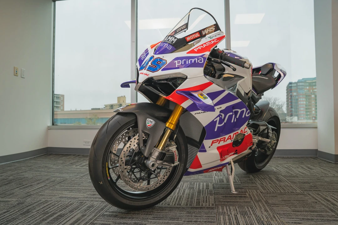 2024 Ducati V4 - Image 4 of 31