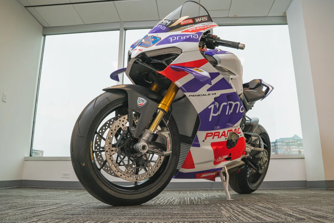 2024 Ducati V4 - Image 5 of 31