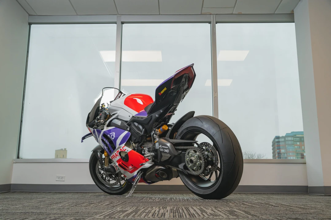 2024 Ducati V4 - Image 9 of 31