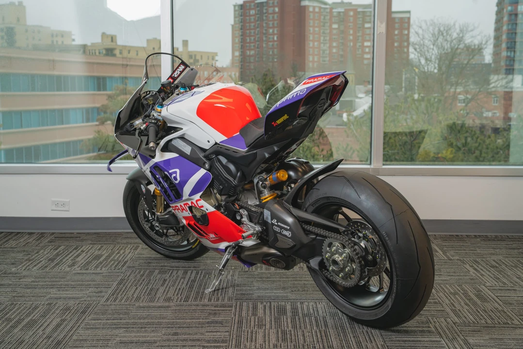 2024 Ducati V4 - Image 12 of 31