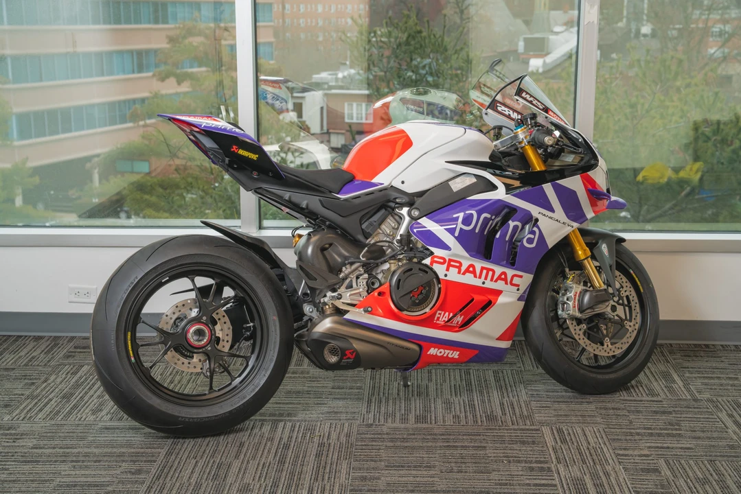 2024 Ducati V4 - Image 20 of 31