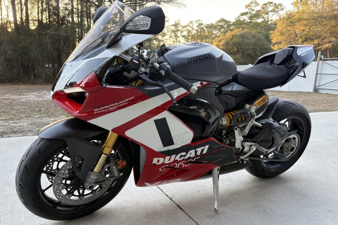 2025 Ducati V2 - Image 3 of 7