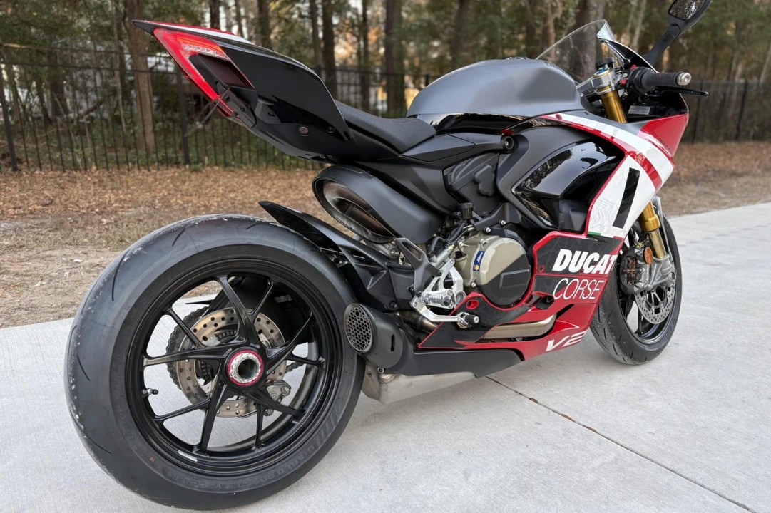 2025 Ducati V2 - Image 2 of 7