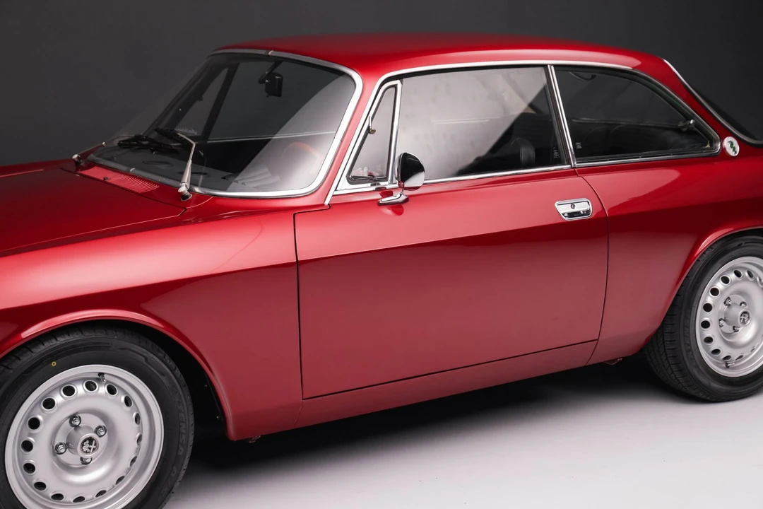 1973 Alfa Romeo 2000 GT Veloce - Image 30 of 31