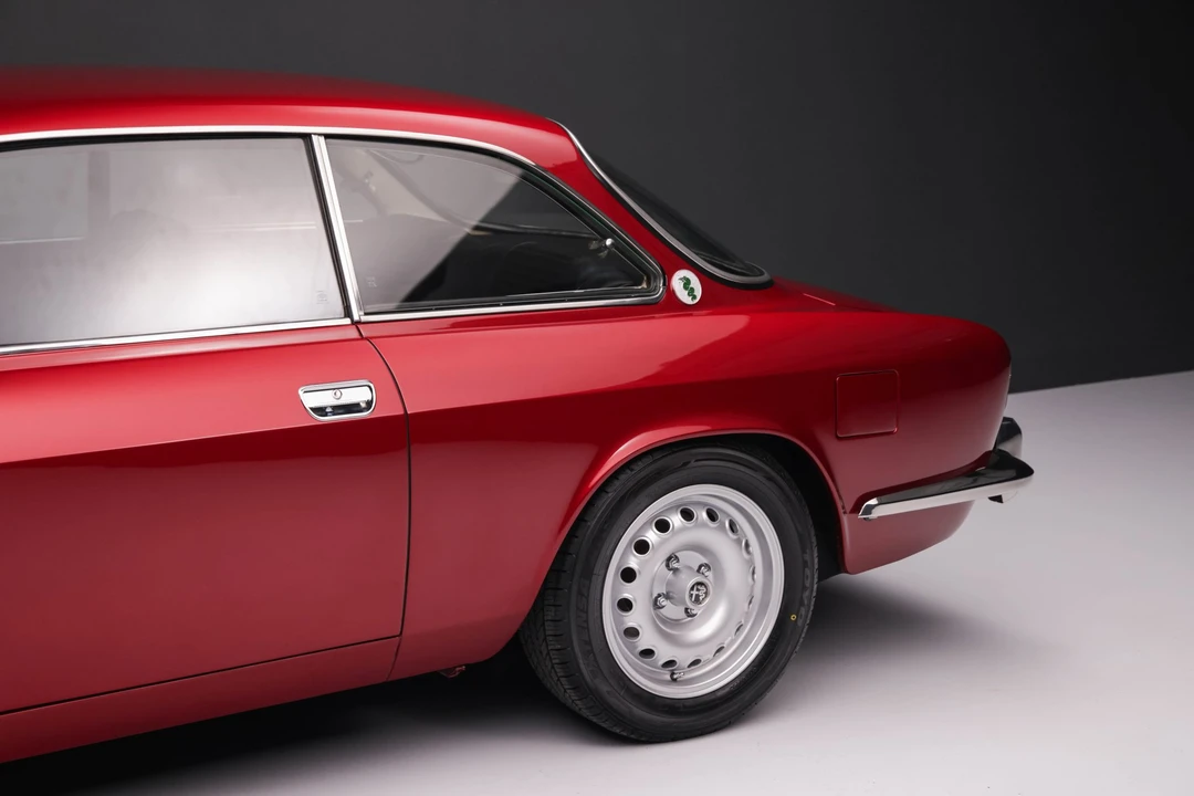 1973 Alfa Romeo 2000 GT Veloce - Image 29 of 31