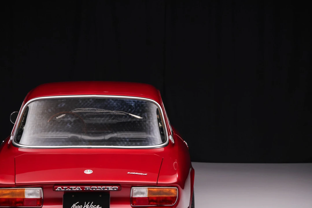 1973 Alfa Romeo 2000 GT Veloce - Image 24 of 31