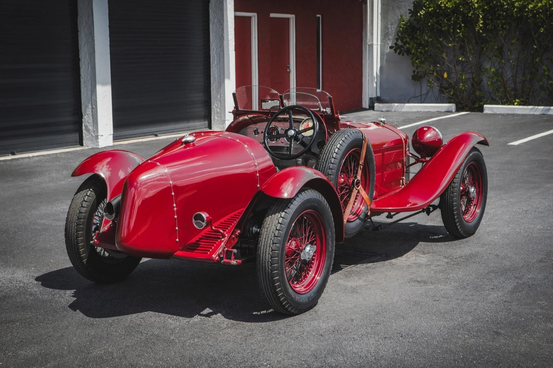 Alfa Romeo 8C - Image 13 of 31