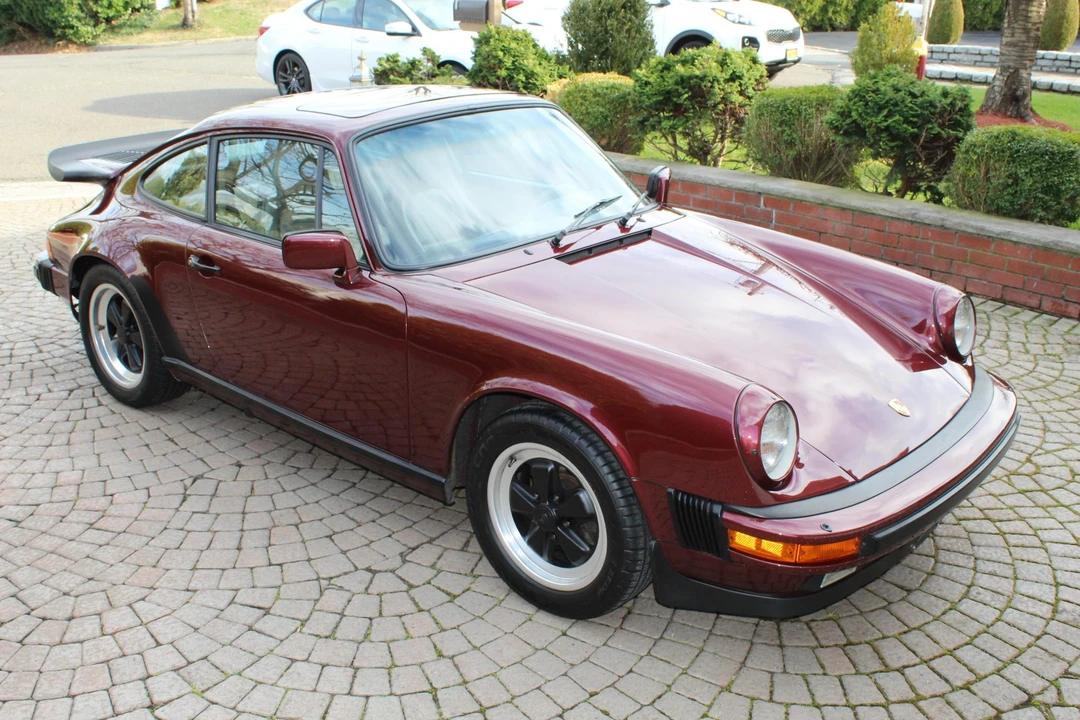 1985 Porsche 911 Carrera 3.2 - Image 9 of 31