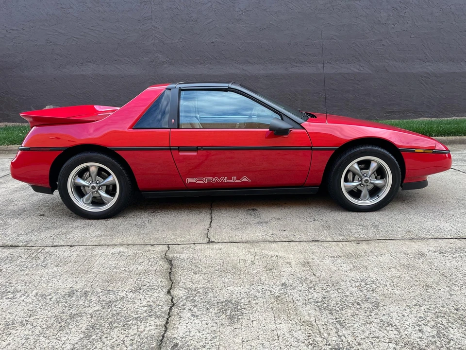 1988 Pontiac Fiero Formula - Image 6 of 31