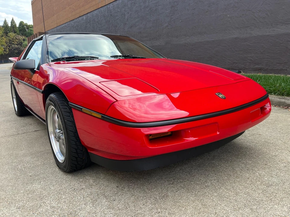 1988 Pontiac Fiero Formula - Image 3 of 31