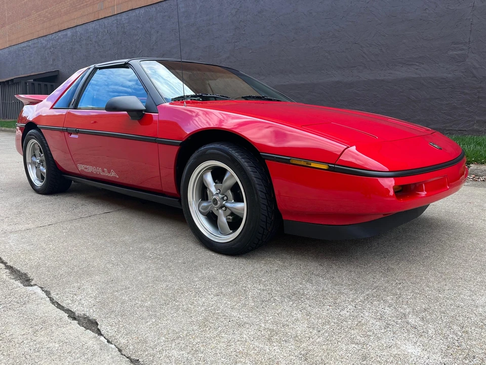 1988 Pontiac Fiero Formula - Image 5 of 31