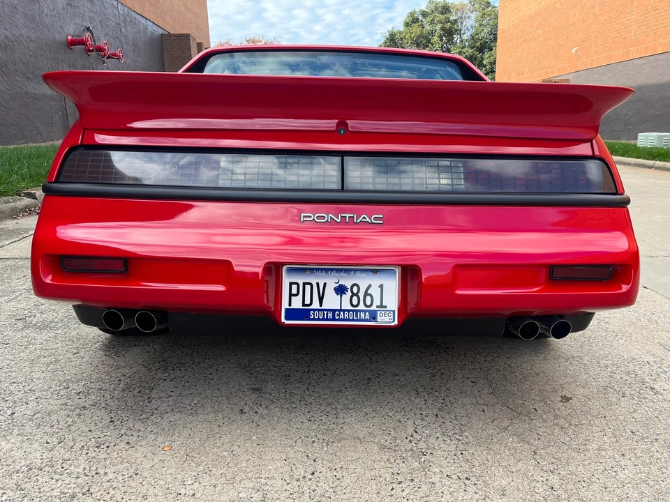 1988 Pontiac Fiero Formula - Image 11 of 31