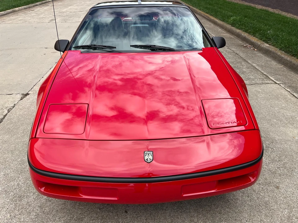 1988 Pontiac Fiero Formula - Image 30 of 31