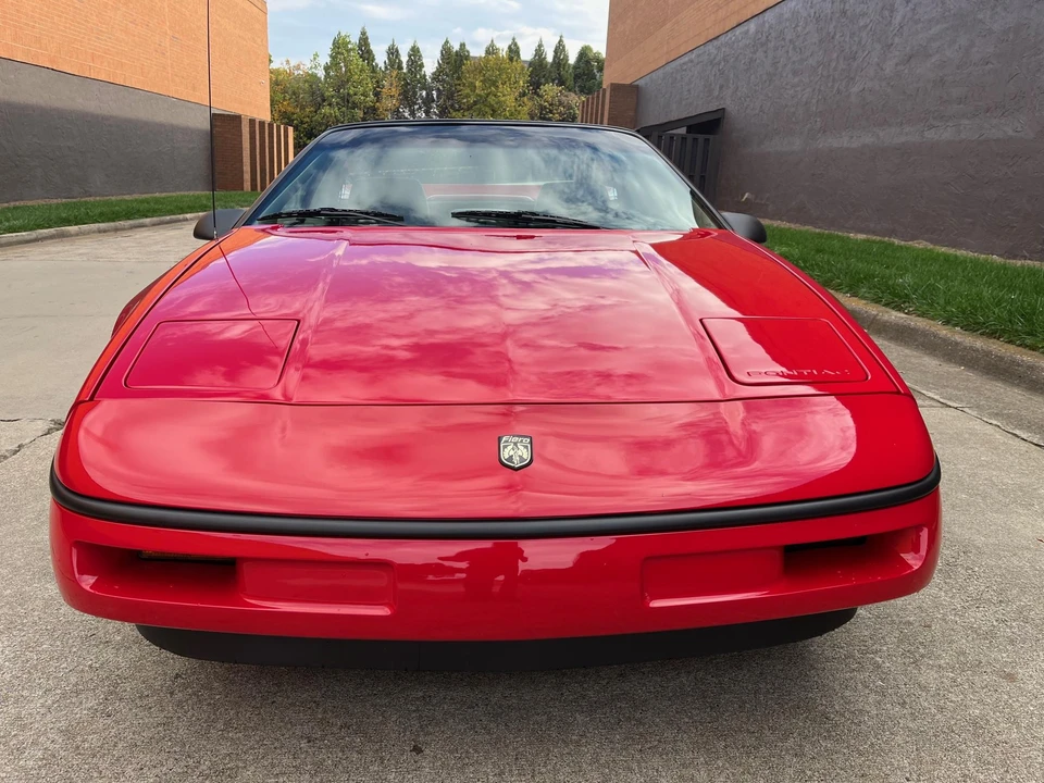 1988 Pontiac Fiero Formula - Image 22 of 31
