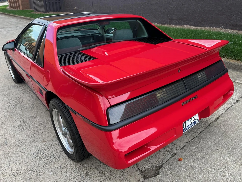1988 Pontiac Fiero Formula - Image 15 of 31
