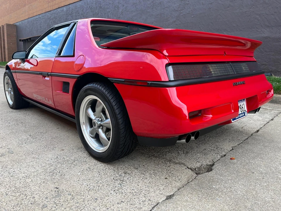 1988 Pontiac Fiero Formula - Image 13 of 31