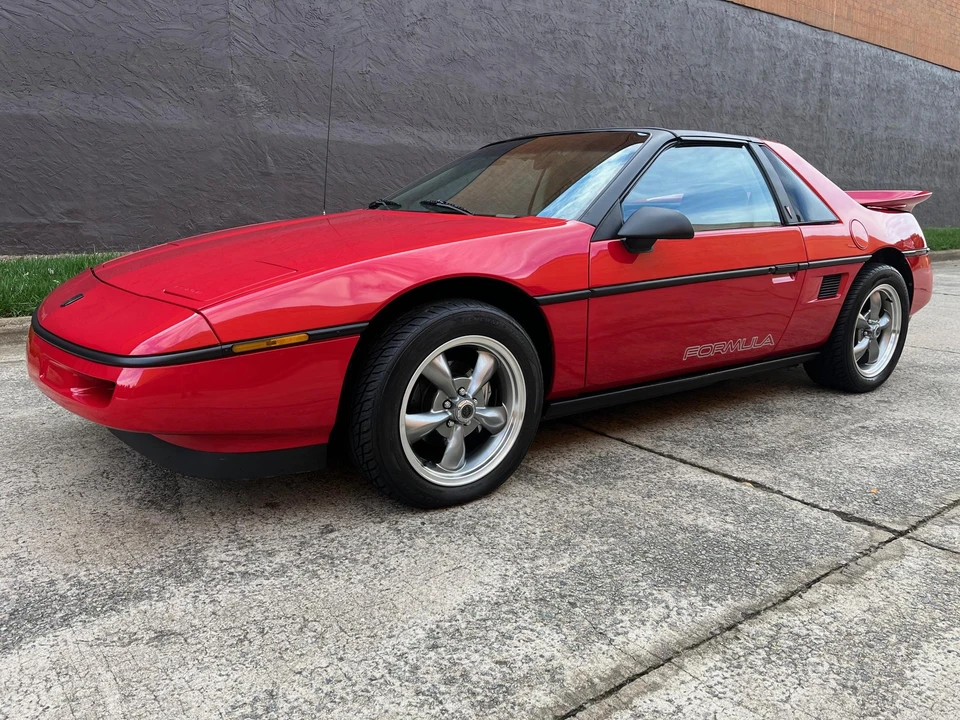 1988 Pontiac Fiero Formula - Image 18 of 31