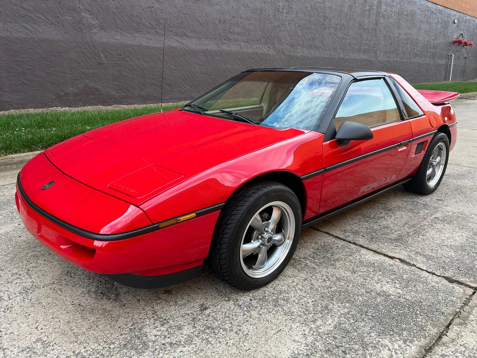 1988 Pontiac Fiero Formula - Image 19 of 31