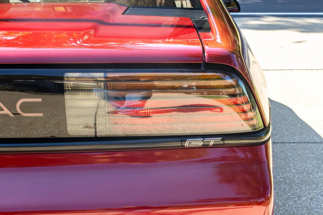 1988 Pontiac Fiero GT - Image 24 of 31