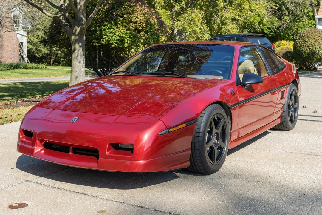 1988 Pontiac Fiero GT - Image 2 of 31