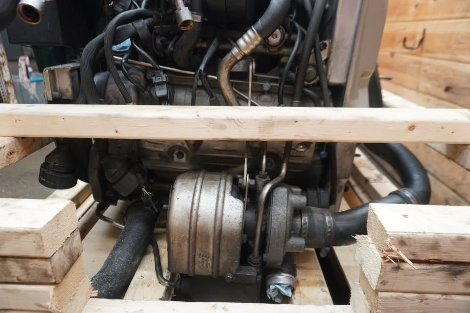 2001 Parts & Memorabilia Engines - Image 6 of 10