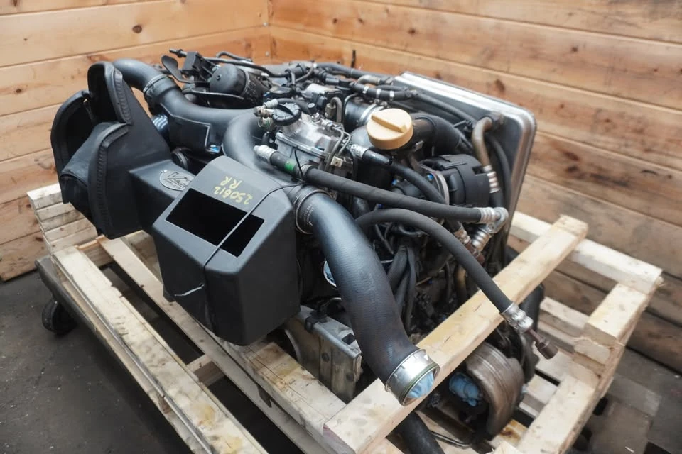 2001 Parts & Memorabilia Engines - Image 7 of 10
