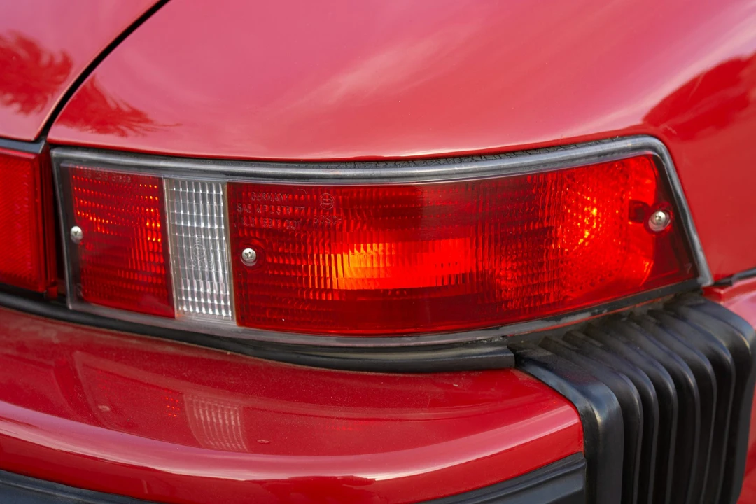1987 Porsche 911 Carrera 3.2 - Image 28 of 31