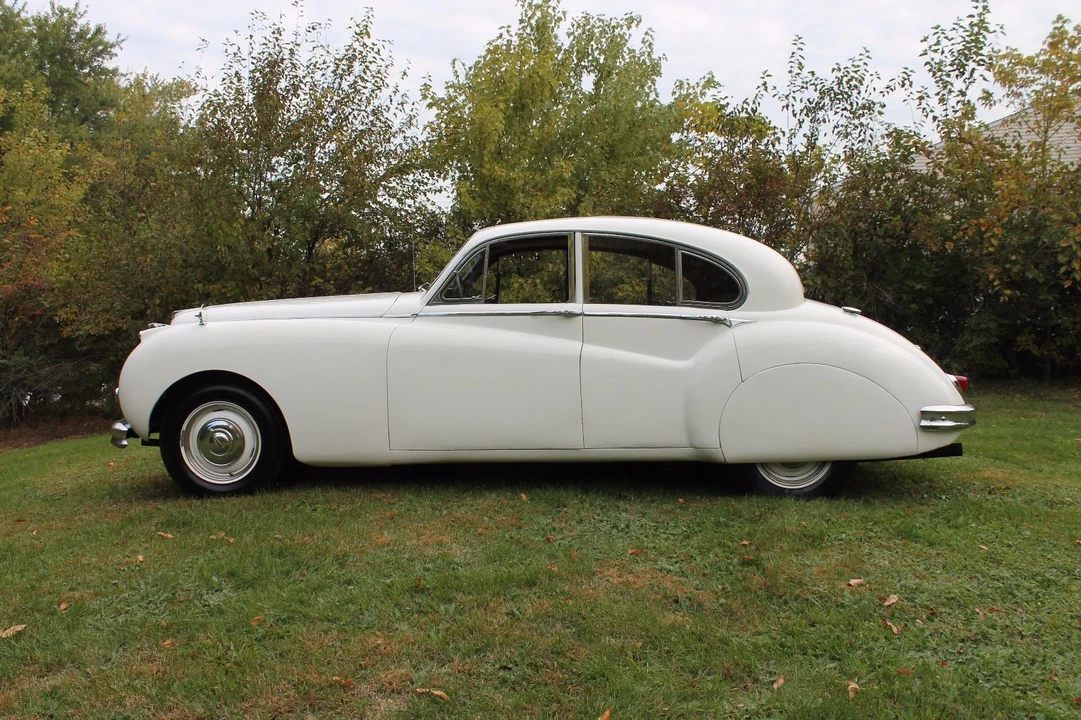 1954 Jaguar Mark VII & VIII & IX - Image 11 of 31