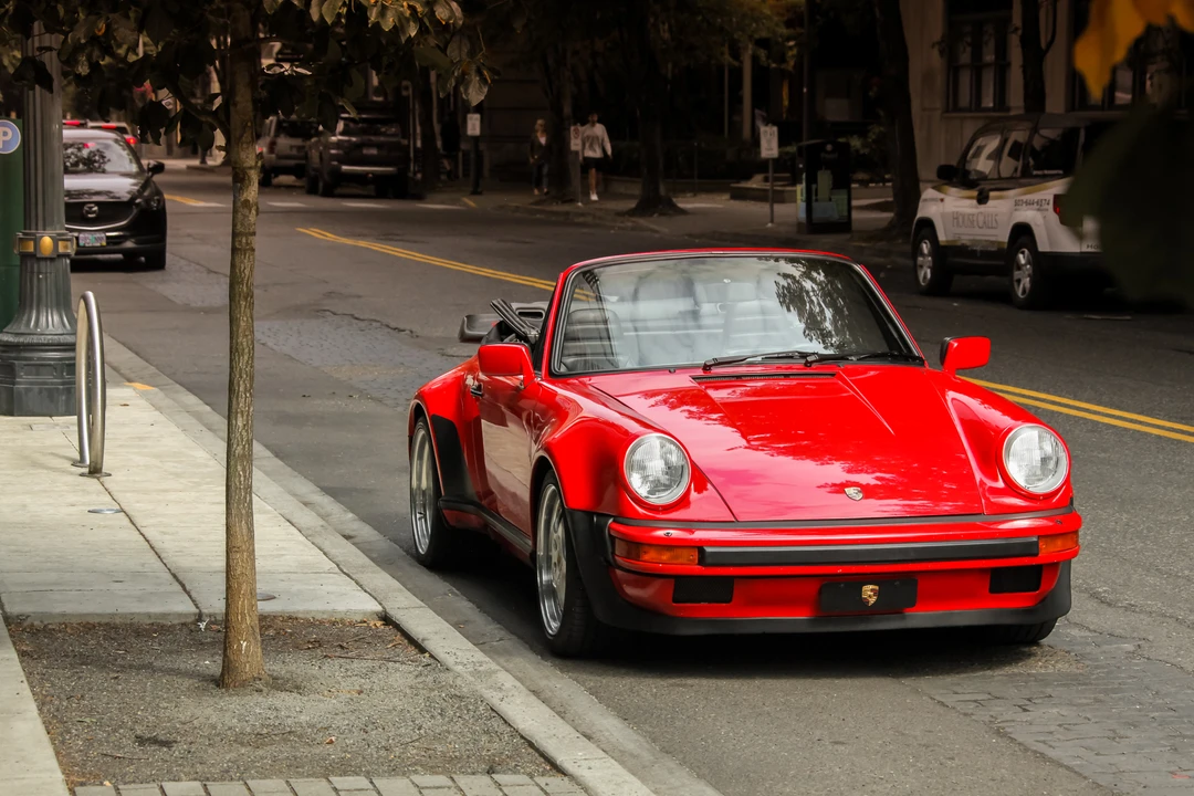1986 Porsche 911 Carrera 3.2 - Image 11 of 31