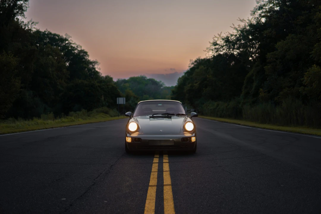 1990 Porsche 964 Carrera - Image 9 of 31