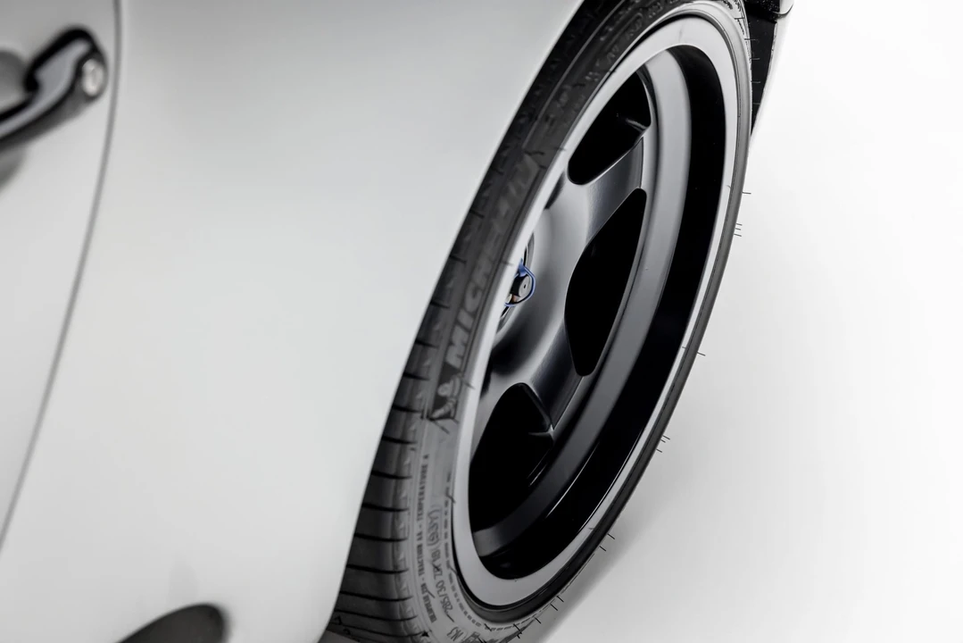 1990 Porsche 964 Carrera 4 - Image 30 of 31