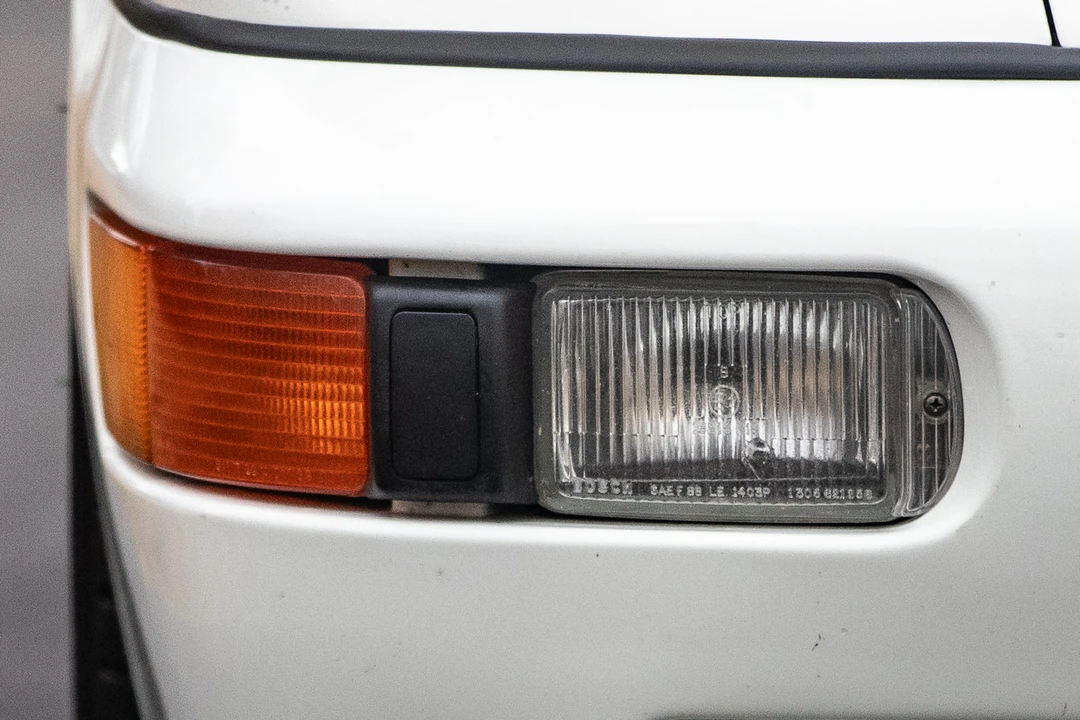 1993 Porsche 964 Carrera 4 - Image 28 of 31