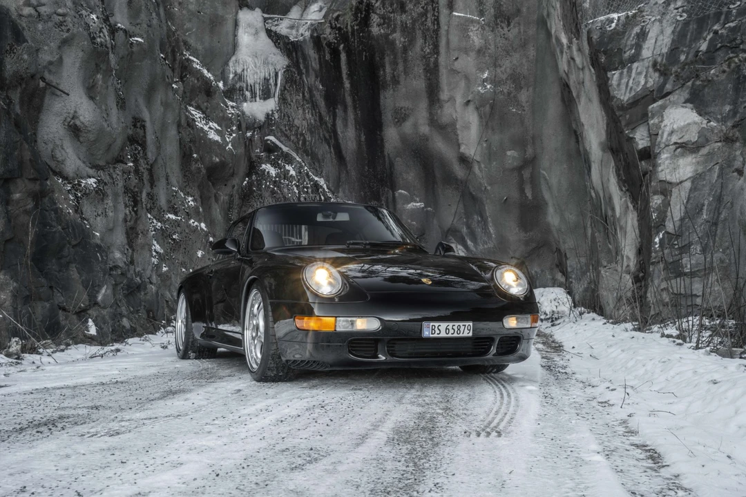 1996 Porsche 993 Carrera 4S - Image 11 of 31