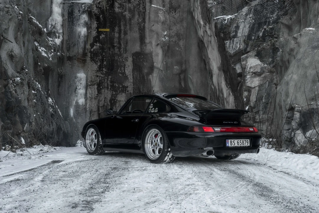 1996 Porsche 993 Carrera 4S - Image 13 of 31