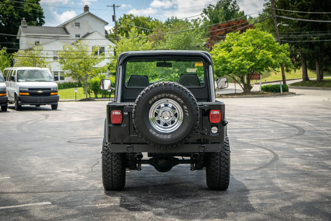1982 Jeep CJ8 Scrambler - Image 14 of 31