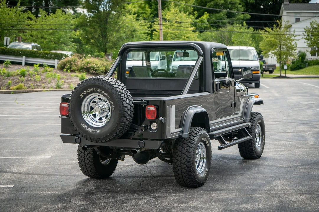 1982 Jeep CJ8 Scrambler - Image 19 of 31