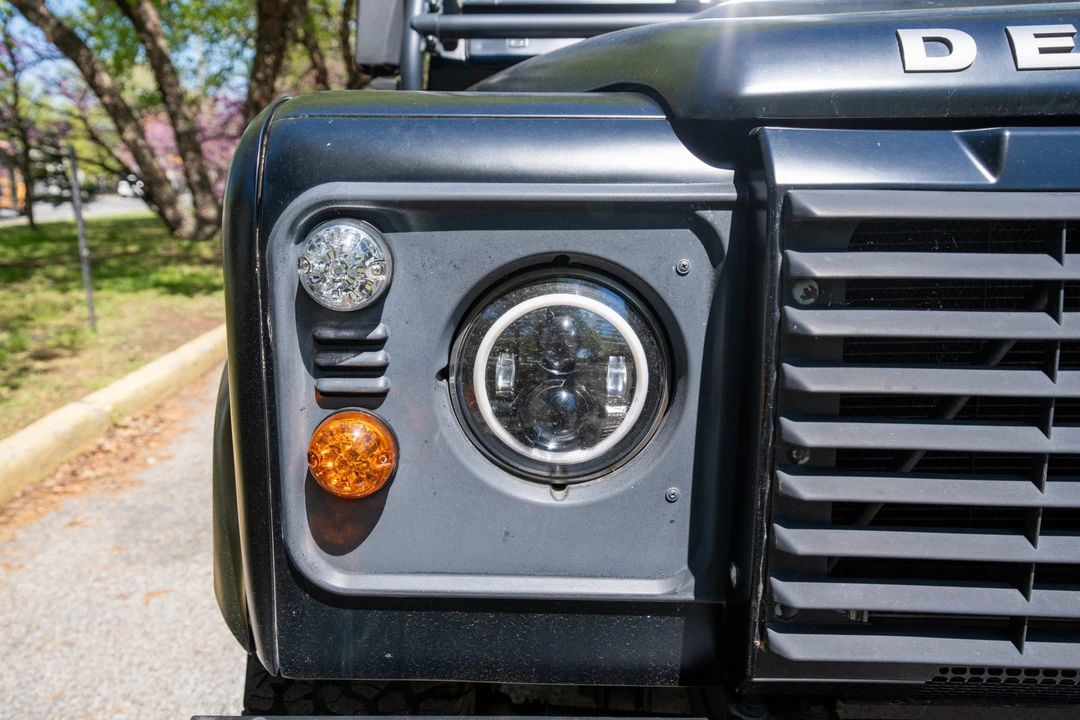 1992 Land Rover Defender 110 - Image 18 of 31