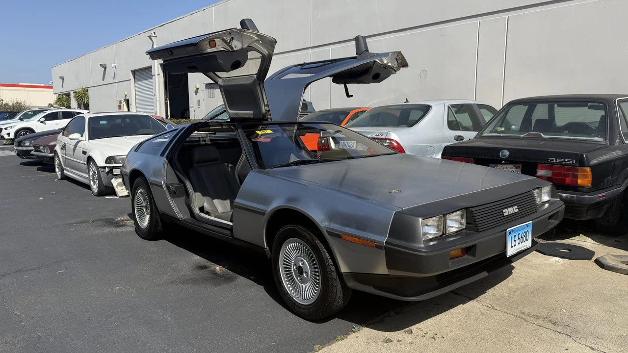 1982 DeLorean DMC-12 - Image 14 of 31