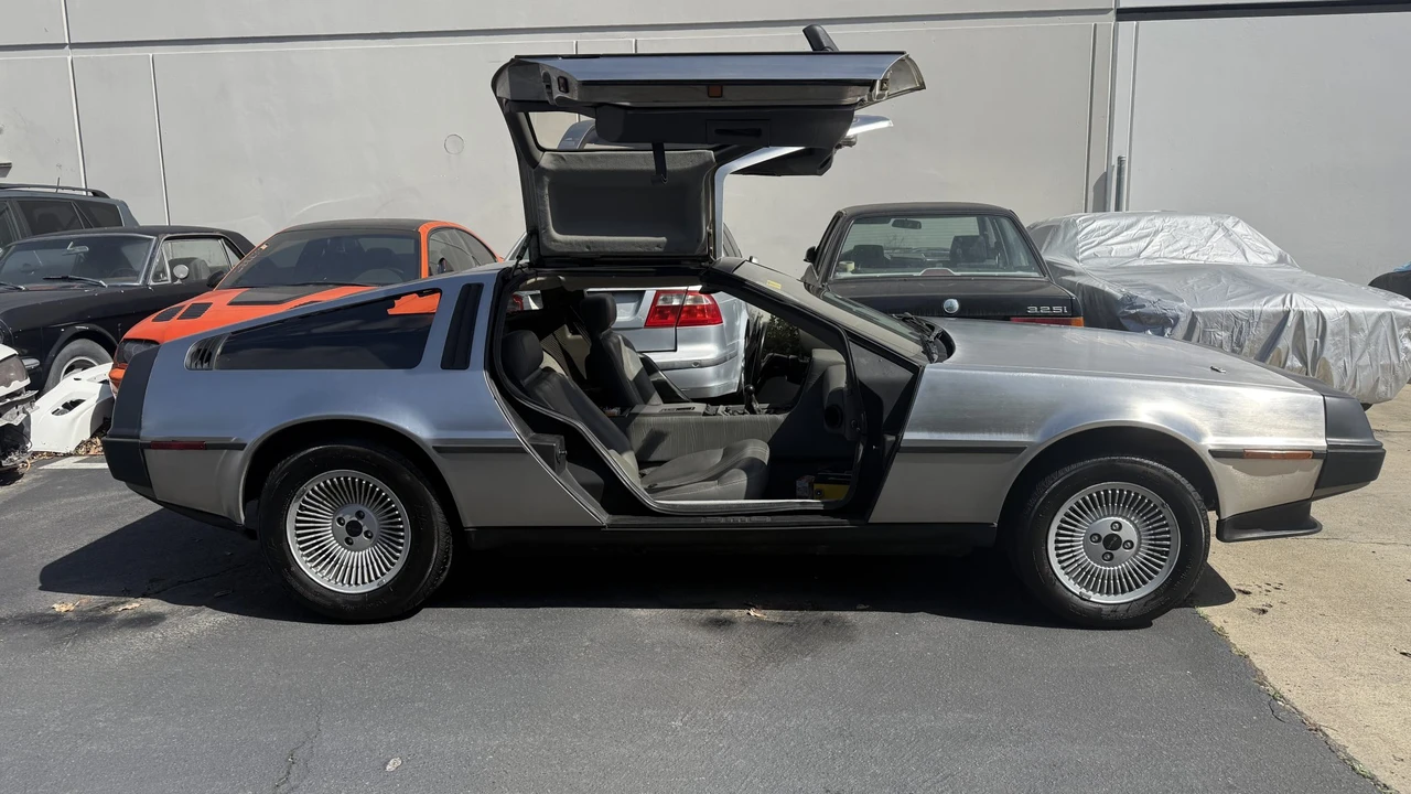 1982 DeLorean DMC-12 - Image 13 of 31