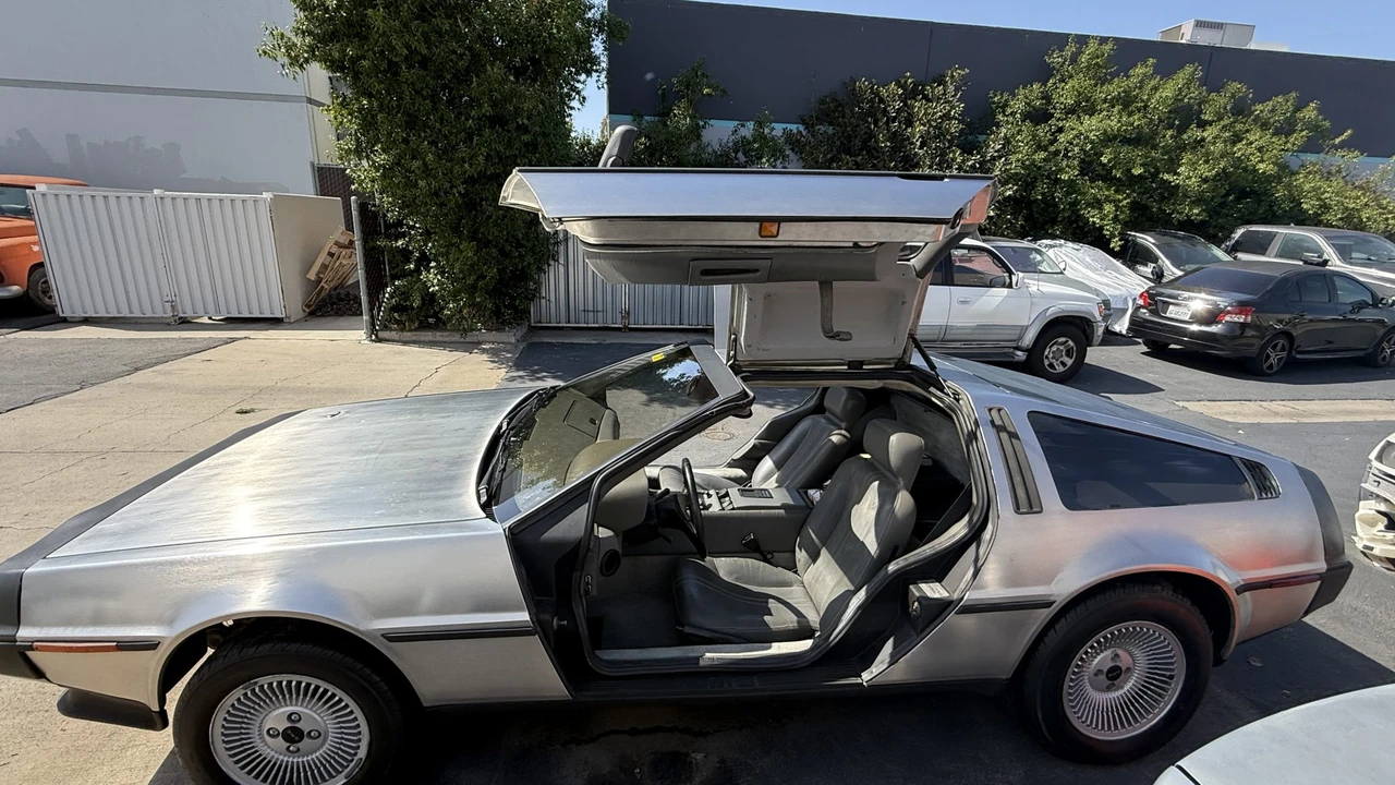 1982 DeLorean DMC-12 - Image 9 of 31