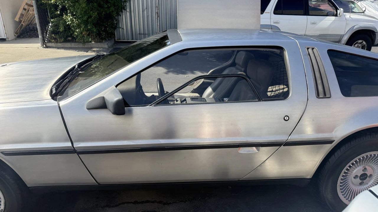 1982 DeLorean DMC-12 - Image 21 of 31