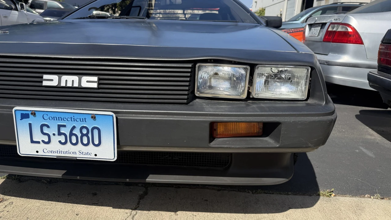 1982 DeLorean DMC-12 - Image 18 of 31